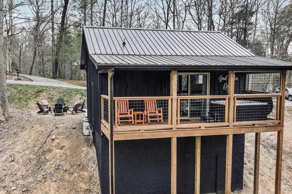 Honeymoon Couples Cabin Secluded, Hot Tub, Views Sevierville Exterior photo